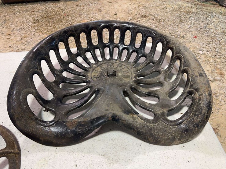 (3)-cast-iron-seats-image-12
