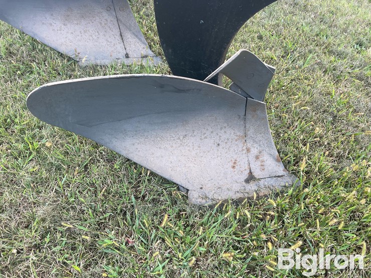 baker-3200-9-16”-9-bottom-plow-image-19