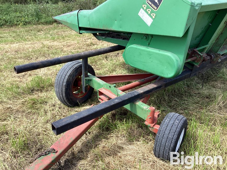 john-deere-444-image-11
