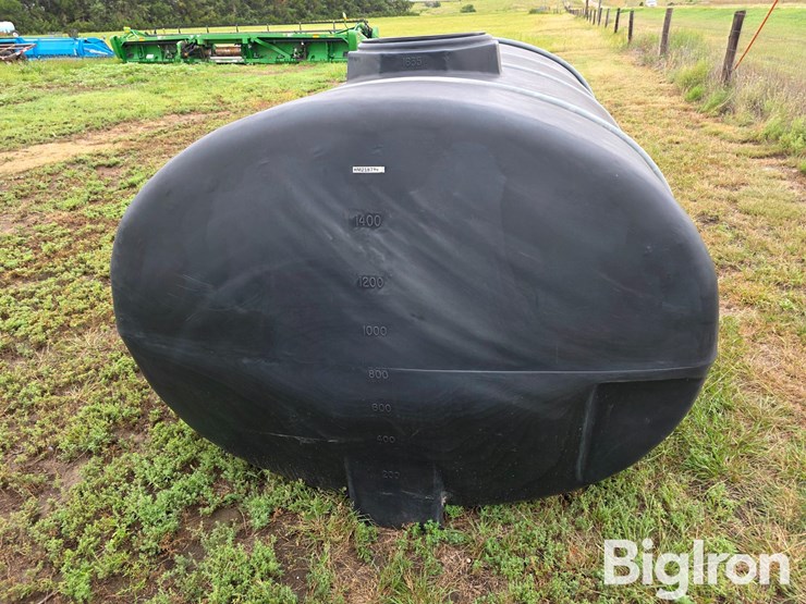 1600-gallon-poly-tank-image-2