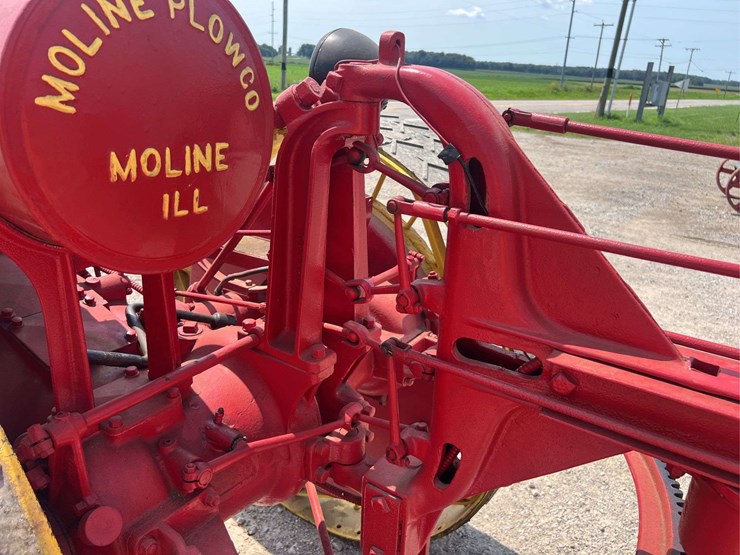 moline-universal-model-d-image-47