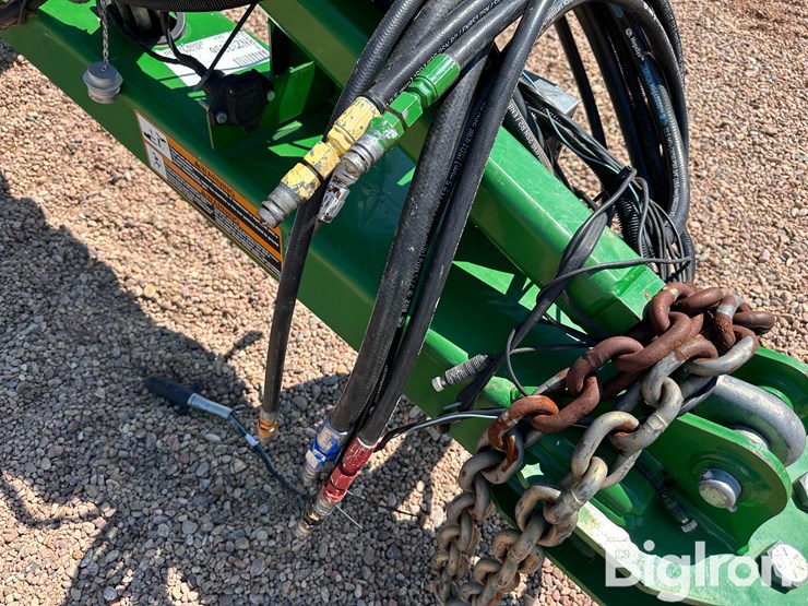 2016-john-deere-2510h-image-11