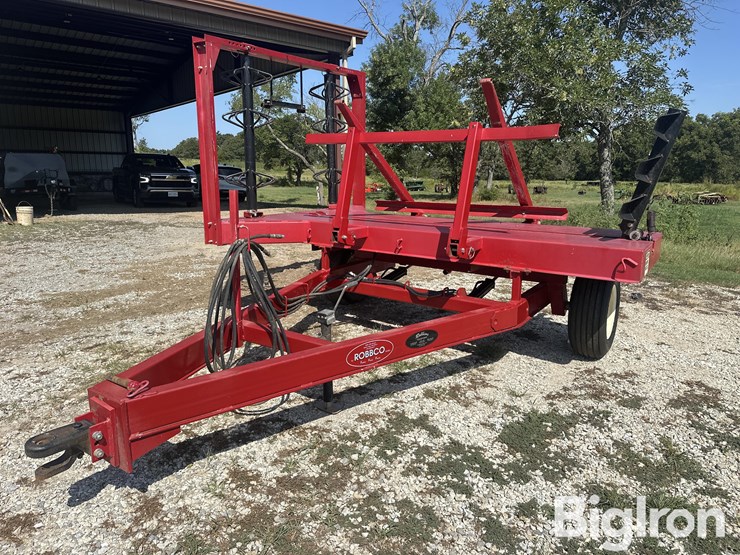 robbco-272-pull-type-bale-flaker-feeder-image-1