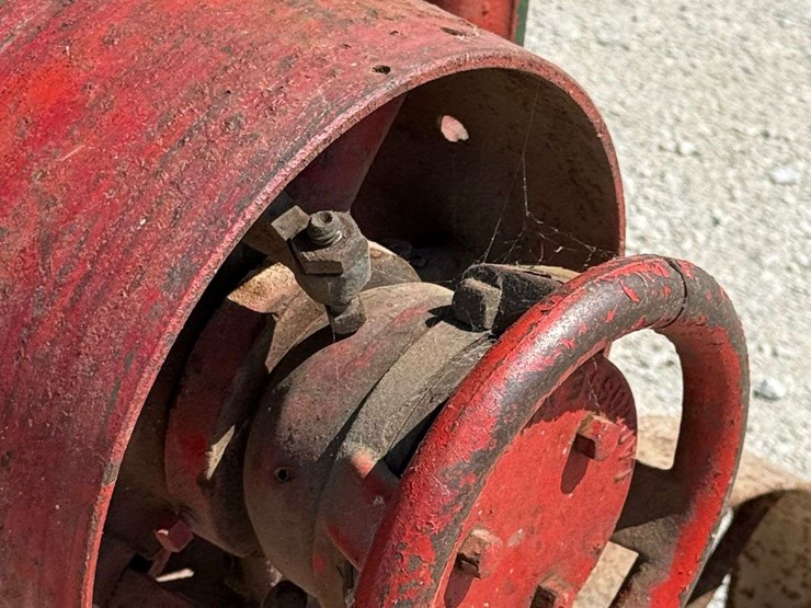 sta-rite-4-hp-hit-&-miss-engine-on-truck-image-34