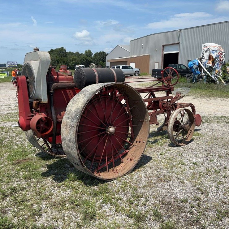 Moline Universal Model D