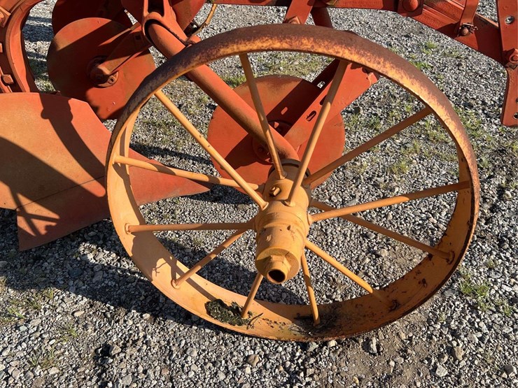 moline-5-bottom-plow-image-5
