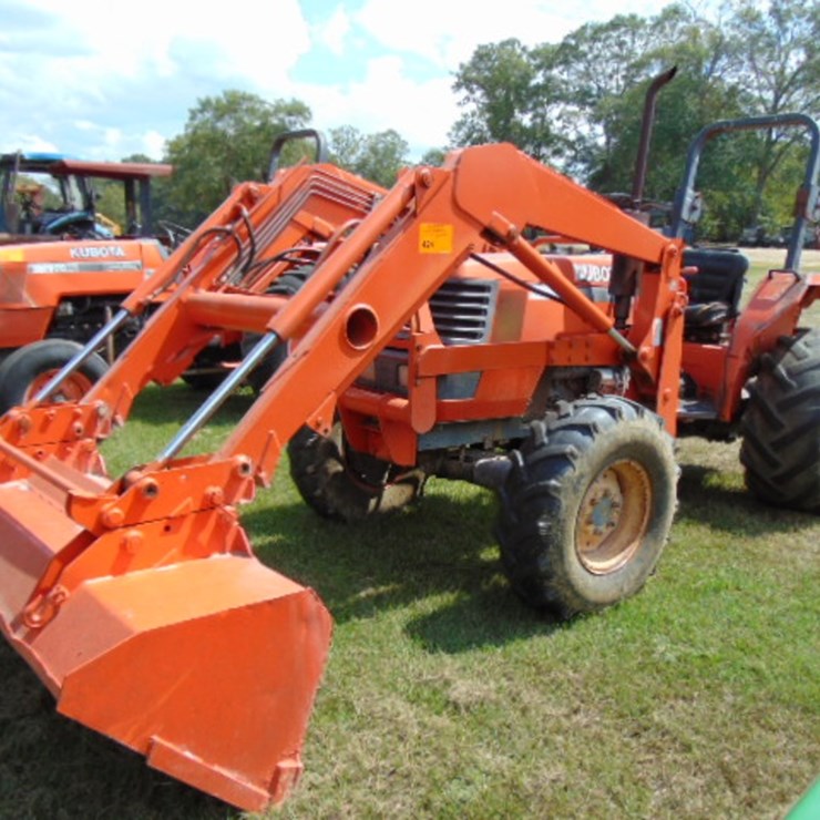 KUBOTA M4900