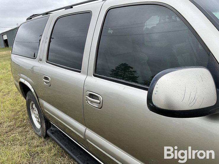 2001-chevrolet-suburban-1500-image-17
