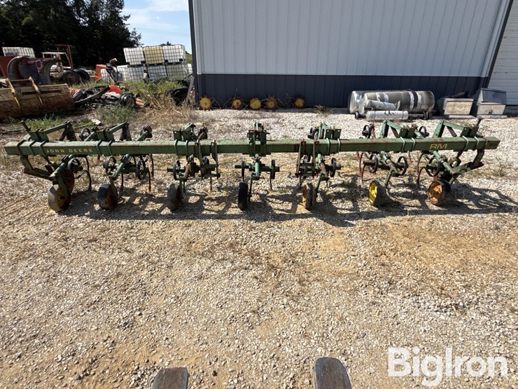 john-deere-6-image-2