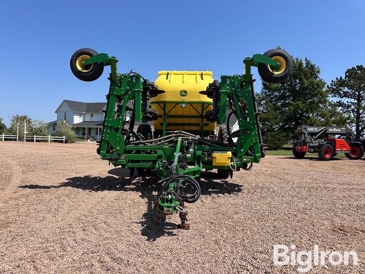2016-john-deere-2510h-image-2