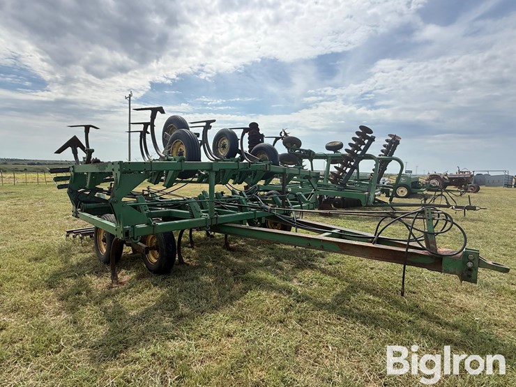 john-deere-1610-image-3