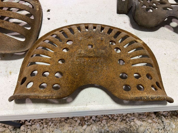 (3)-cast-iron-seats-image-10