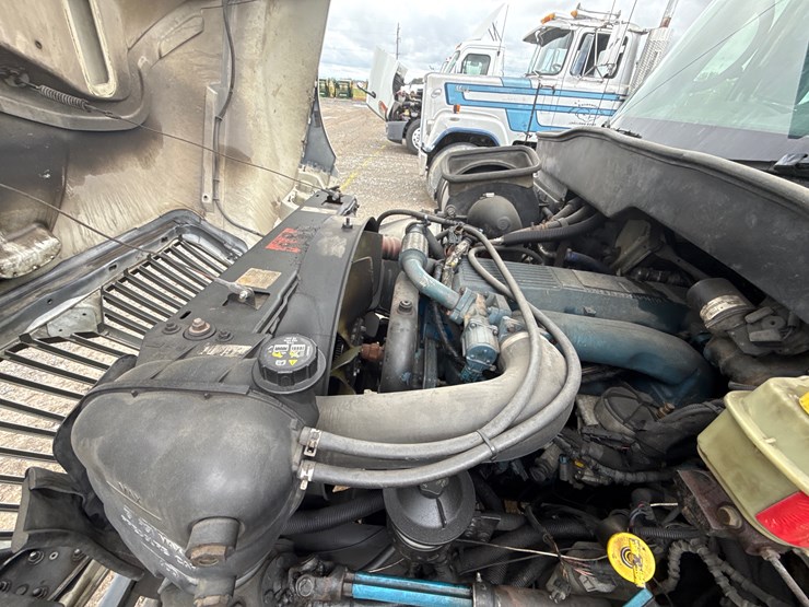 2005-international-durastar-4300-image-147