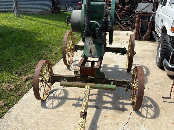 la-fonderie-de-plessisville-7hp-engine-on-cart-image-2