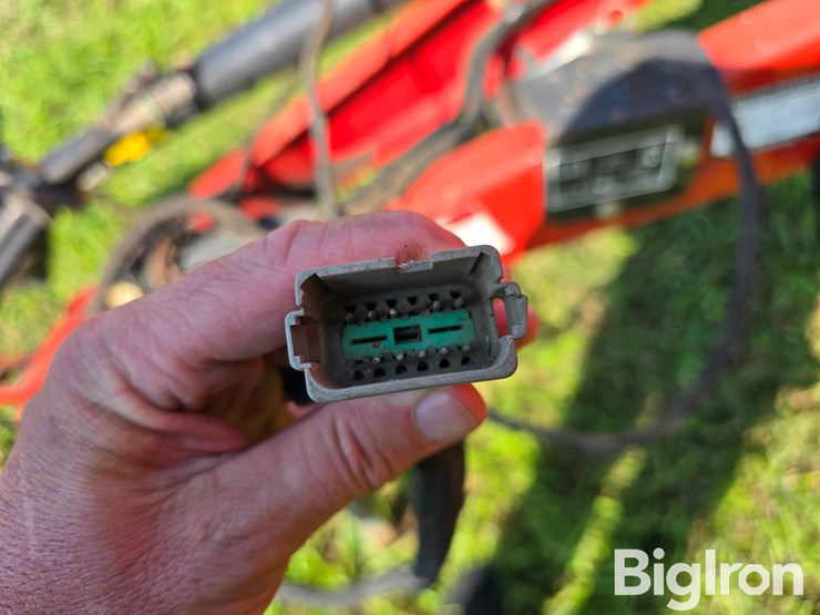 2005-case-ih-rbx562-image-14