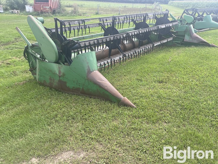 john-deere-216-image-3