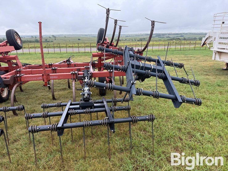 hesston-2340-image-16