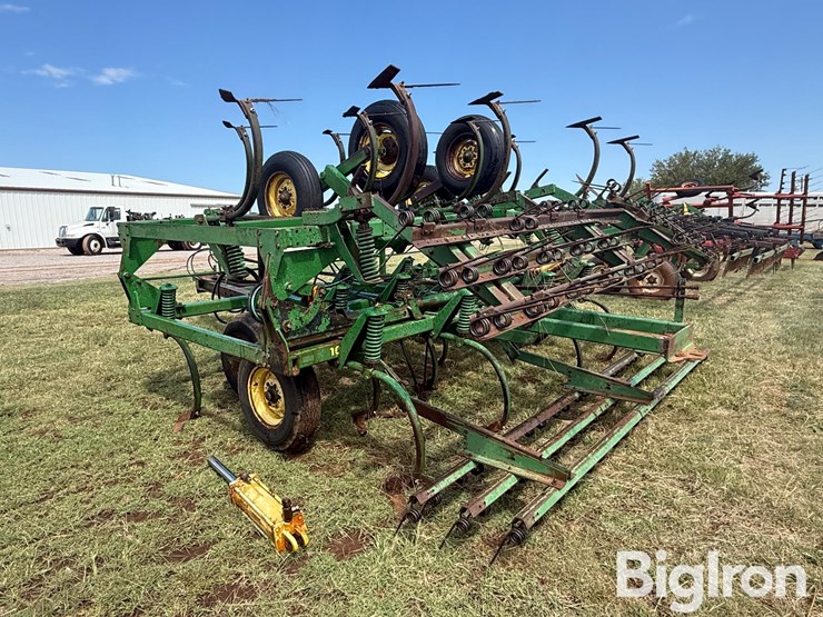 john-deere-1610-image-7