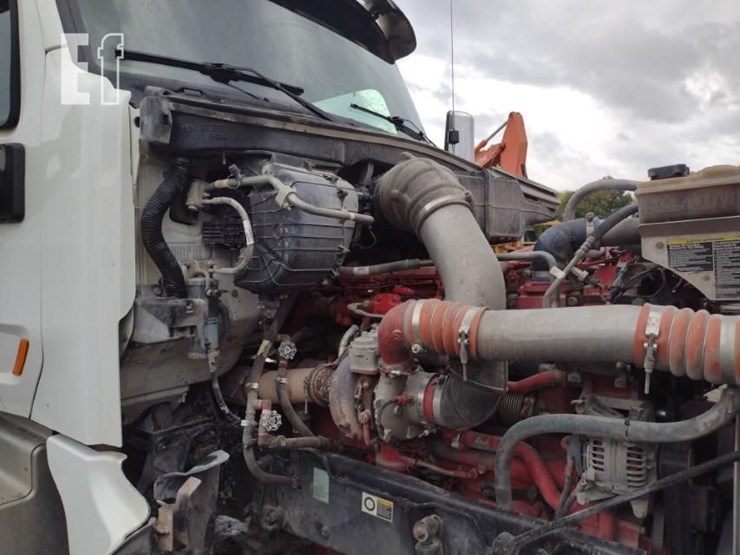 2020-peterbilt-567-image-18