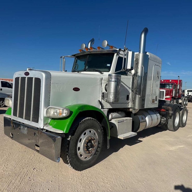 2014 PETERBILT 388