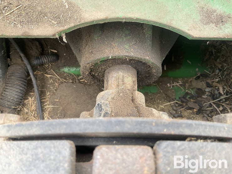 2007-john-deere-568-image-13
