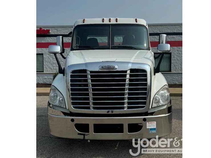 2017-freightliner-cascadia-image-2