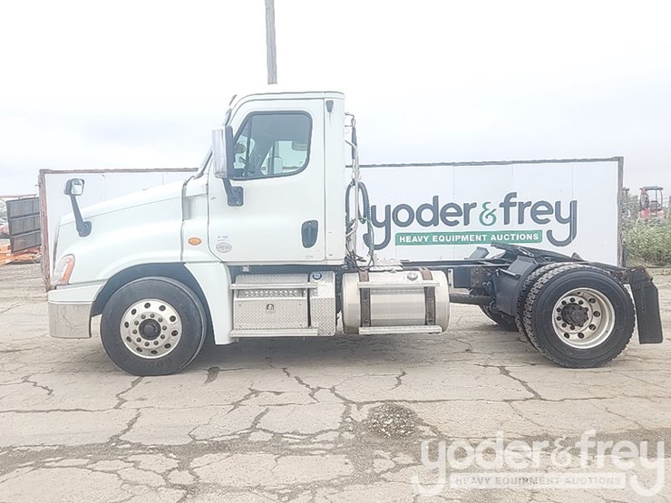 2019-freightliner-cascadia-image-2