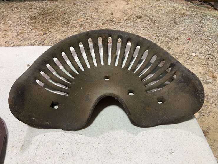 (3)-cast-iron-seats-image-12