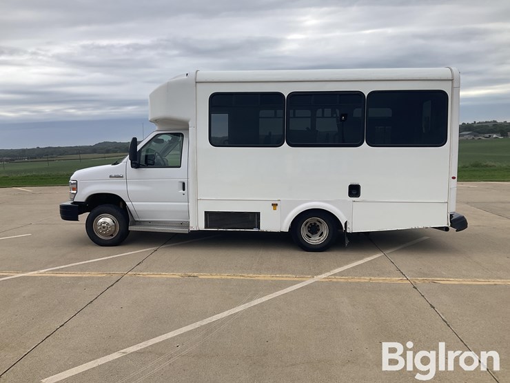 2014-ford-e350-image-8