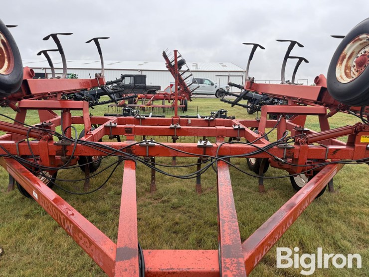 hesston-2340-image-11