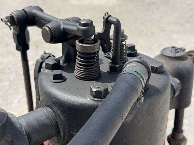 2-hp-international-harvester-“famous”-vertical-engine-with-cooling-tank-image-35