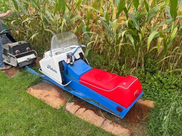 polaris-vintage-snowmobile-image-3