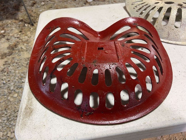 (3)-cast-iron-seats-image-16