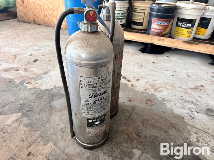 fyr-fyter-2.5-gallon-water-fire-extinguishers-image-3