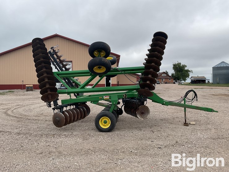 john-deere-630-image-4