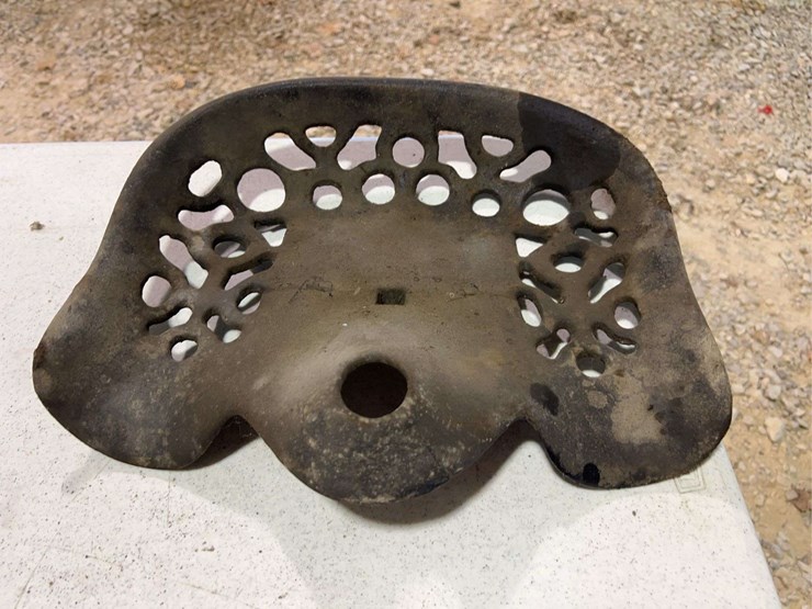 (3)-cast-iron-seats-image-12