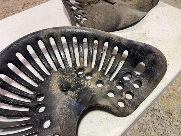 (3)-cast-iron-seats-image-9