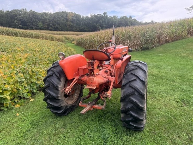 allis-chalmers-d14-tractor-image-4