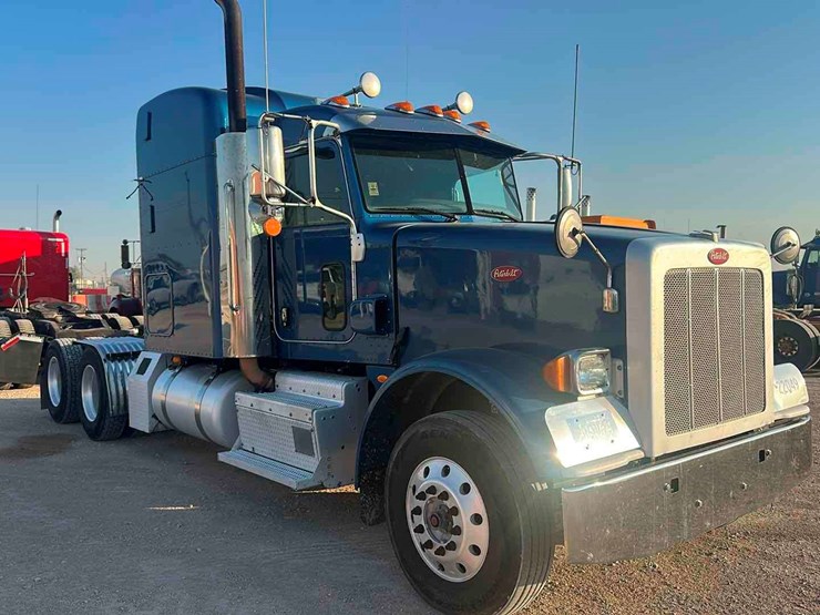 2015-peterbilt-367-image-3