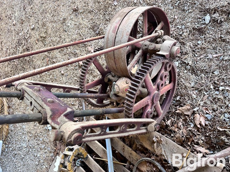 dempster-antique-belt-driven-well-pump-image-1