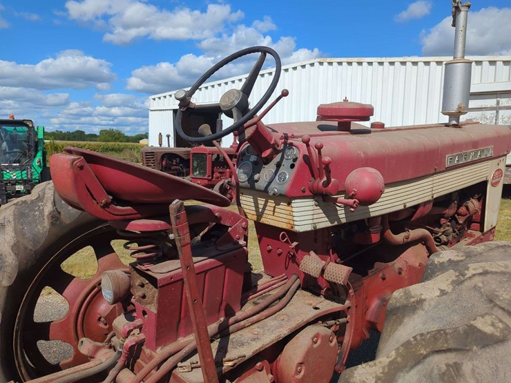 farmall-560-image-13