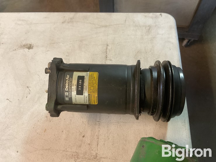 john-deere-4010-image-13