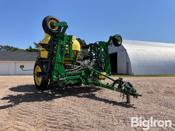2016-john-deere-2510h-image-3