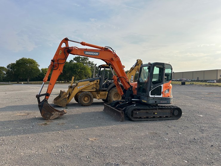 #300-•-2019-doosan-dx85-excavator-image-1