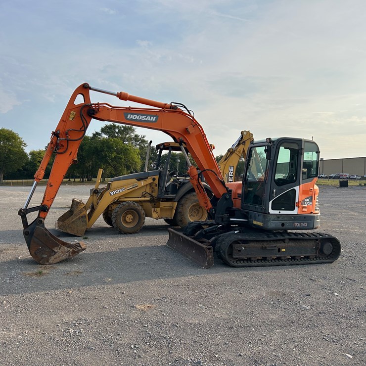 #300 • 2019 DOOSAN DX85 EXCAVATOR