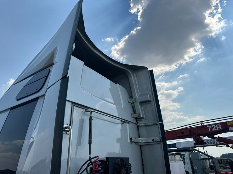 2018-western-star-5700-image-26