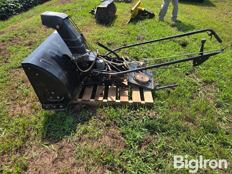 john-deere-318-image-8