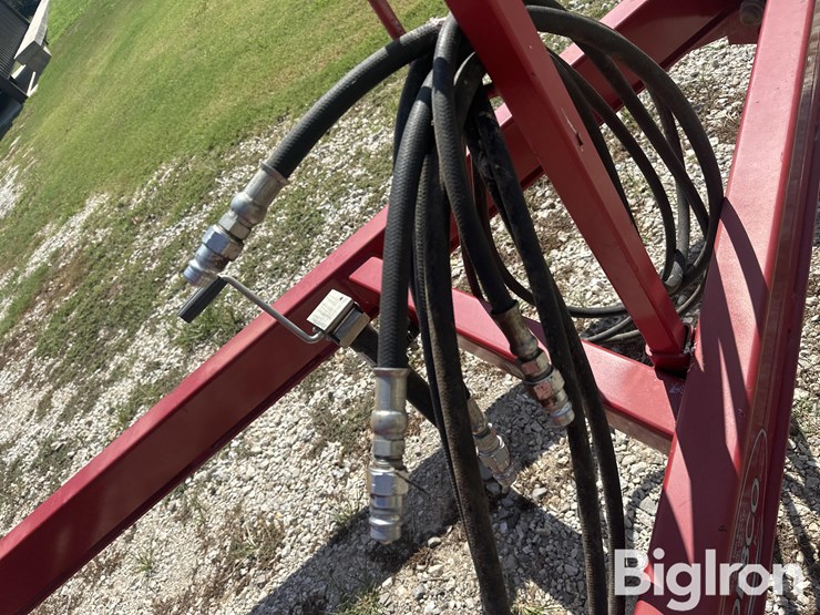 robbco-272-pull-type-bale-flaker-feeder-image-10