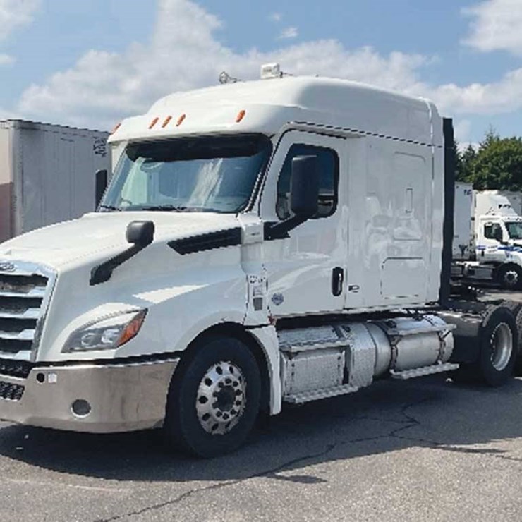 2019 FREIGHTLINER CASCADIA 126