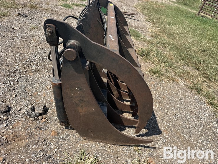 clam-shell-grapple-image-4